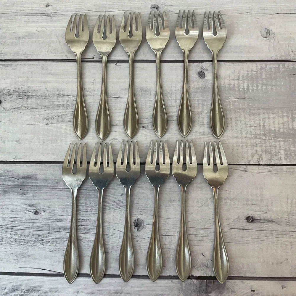 Oneida Stainless Flatware American Harmony 64 Pieces Place Setting for 12